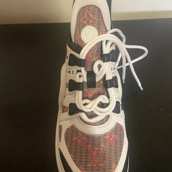 Louis Vuitton Archlights - Picture 7 of 7